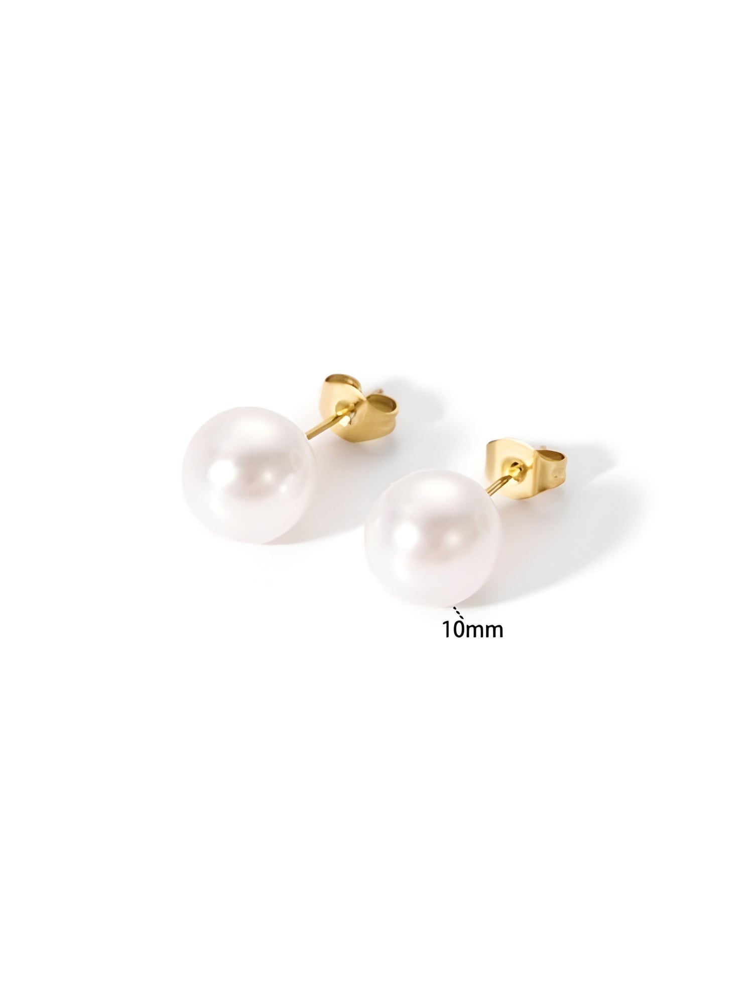 Linger Pearl Stud Earrings
